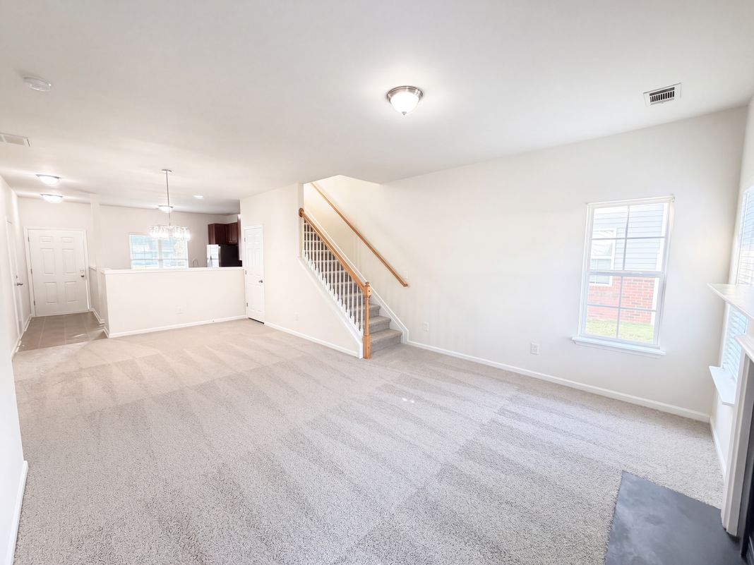 Property photo 3 of 152 Clydesdale Ct