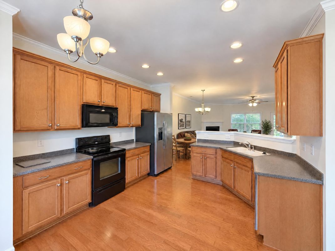 Property photo 2 of 705 Keystone Park Dr Unit 27