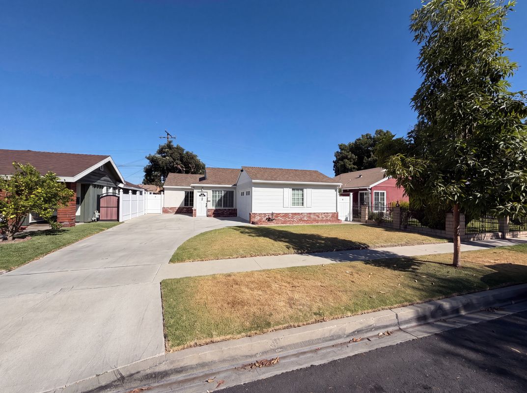 Property photo 1 of 11844 Graystone Ave