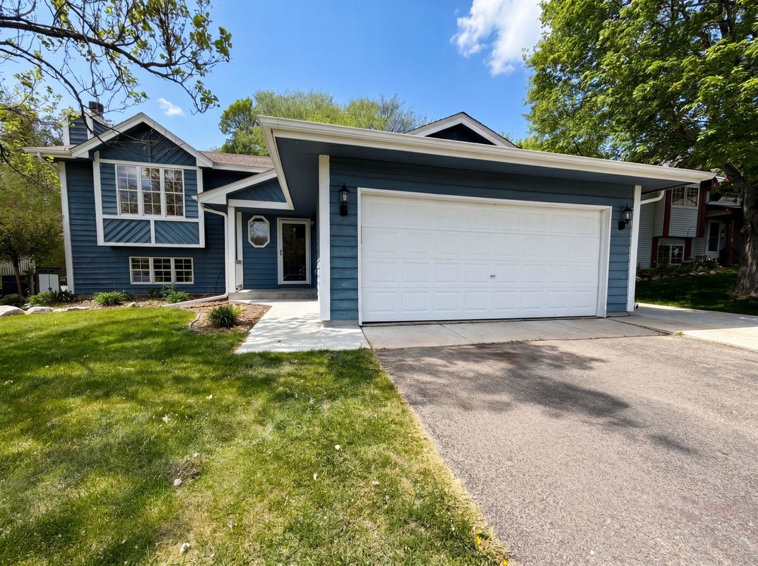 Property photo 1 of 14734 Yosemite Ave S