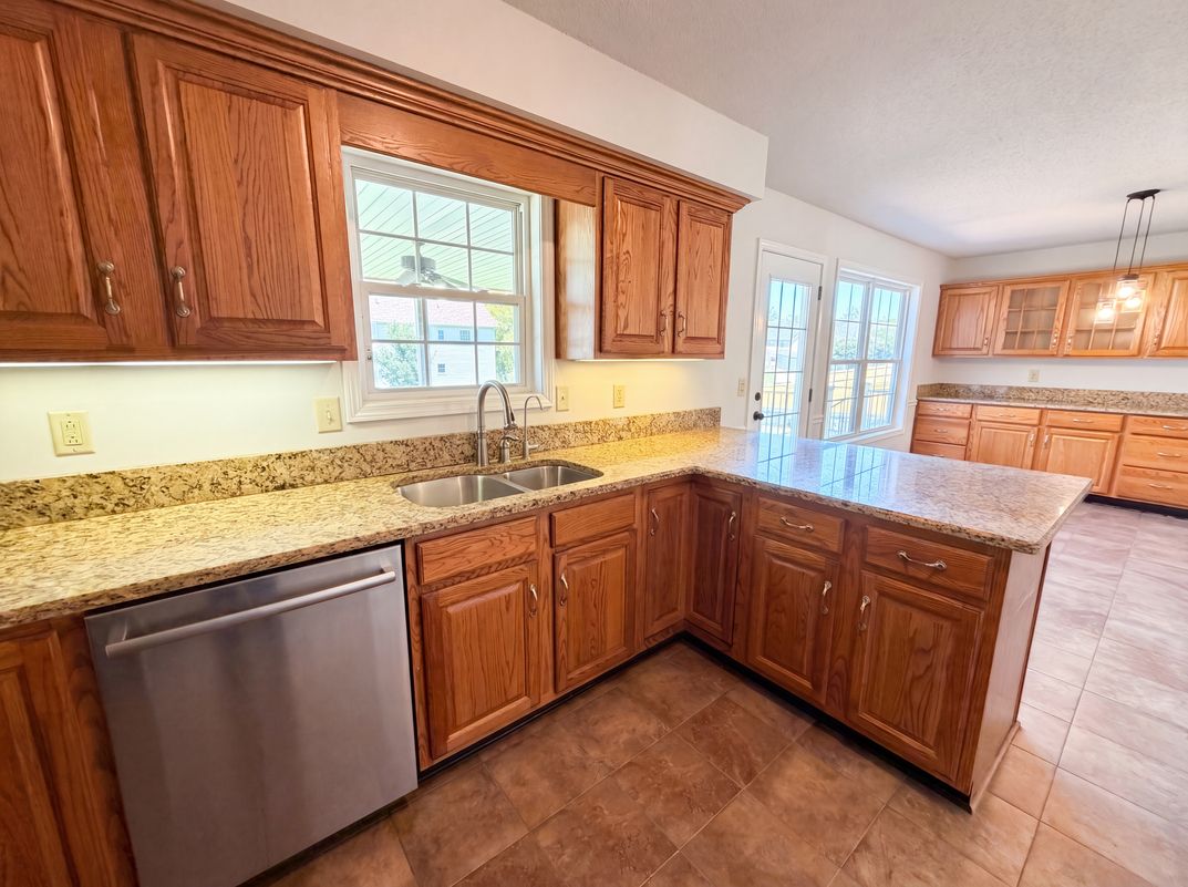 Property photo 2 of 1117 Thornberry Dr