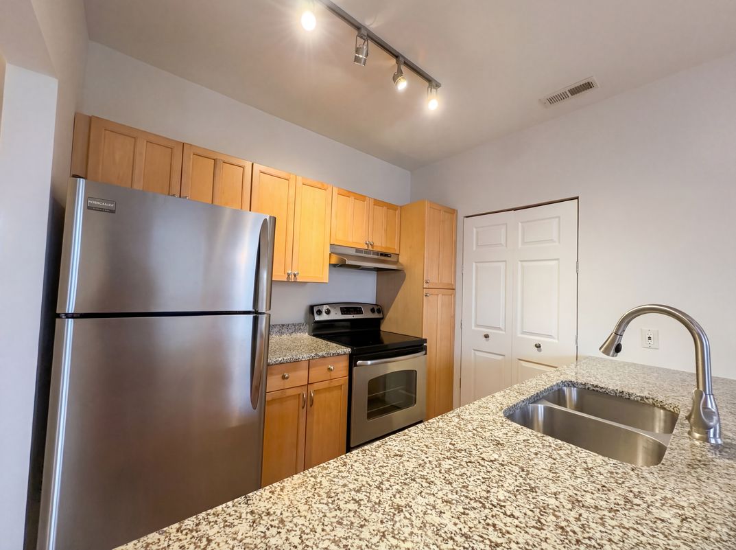Property photo 2 of 2320 Rutger St # 20D