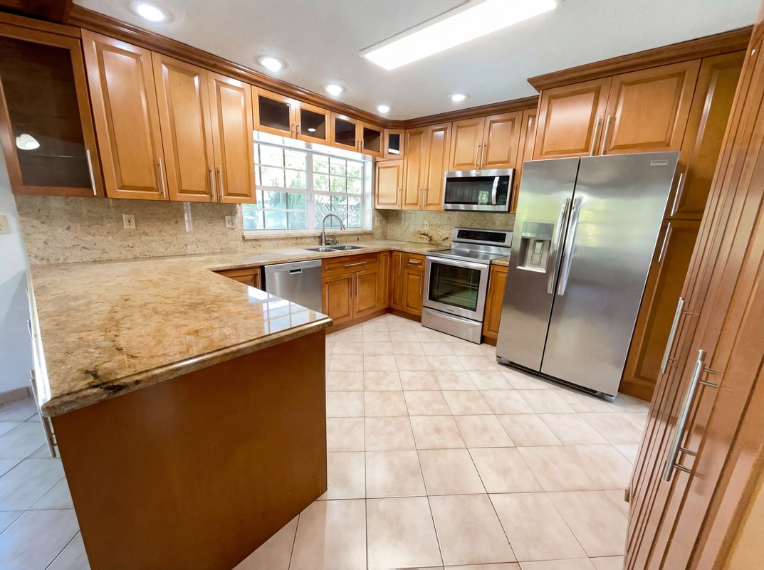 Property photo 2 of 10001 SW 99th Ave