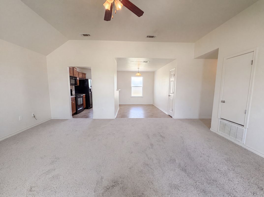 Property photo 3 of 2512 Saulsbury Dr