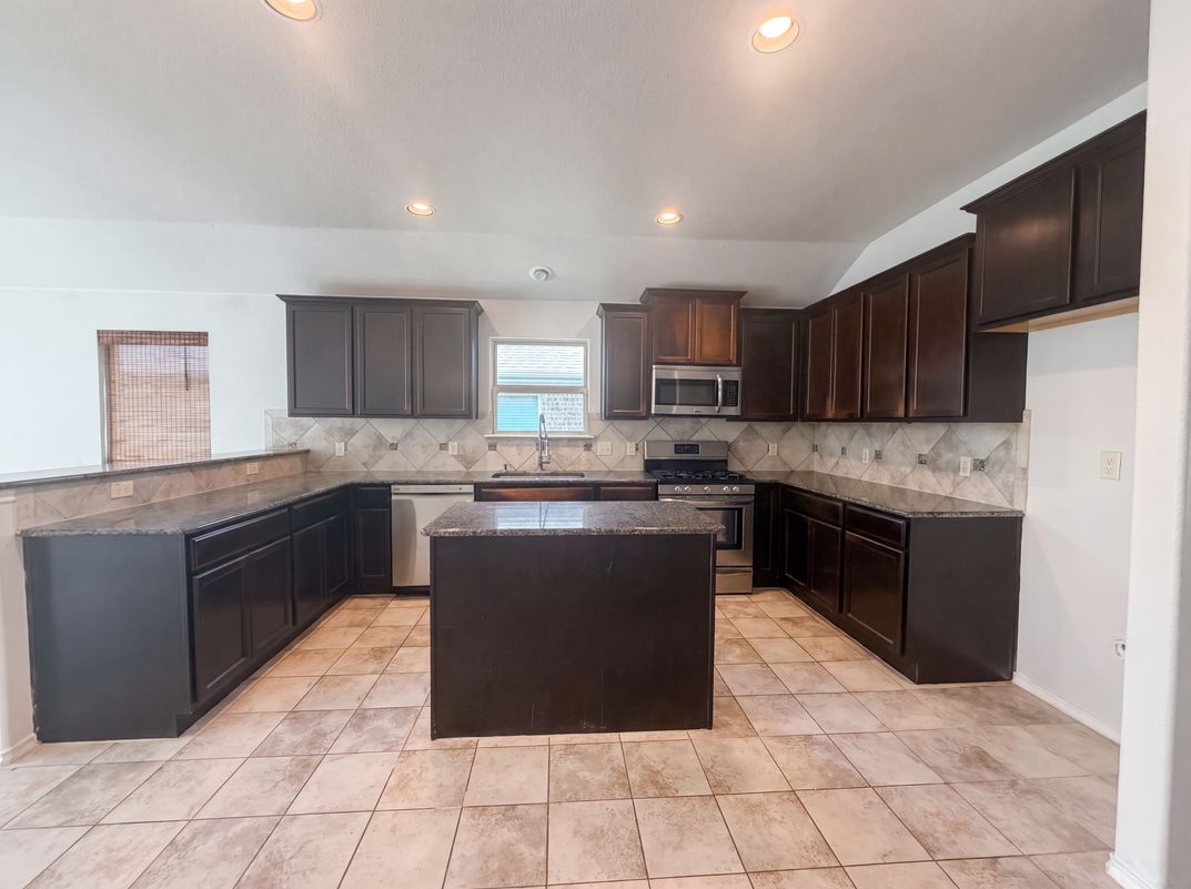 Property photo 2 of 3400 Founders Way