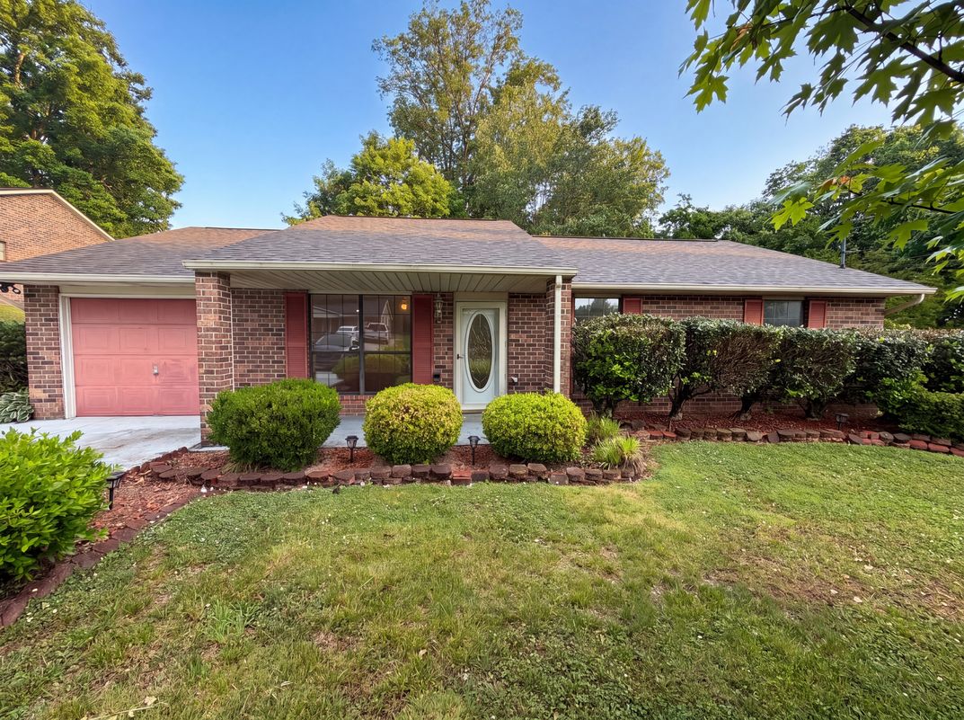Property photo 1 of 6020 Morning Glory Pl