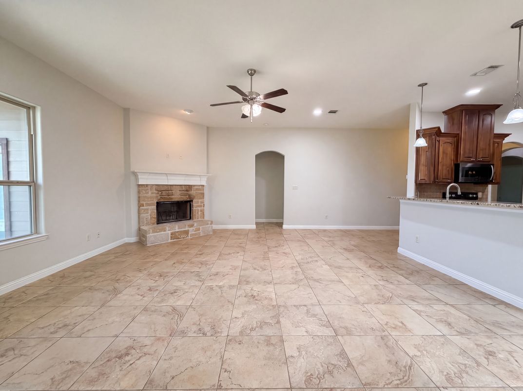 Property photo 3 of 120 Donna Cir