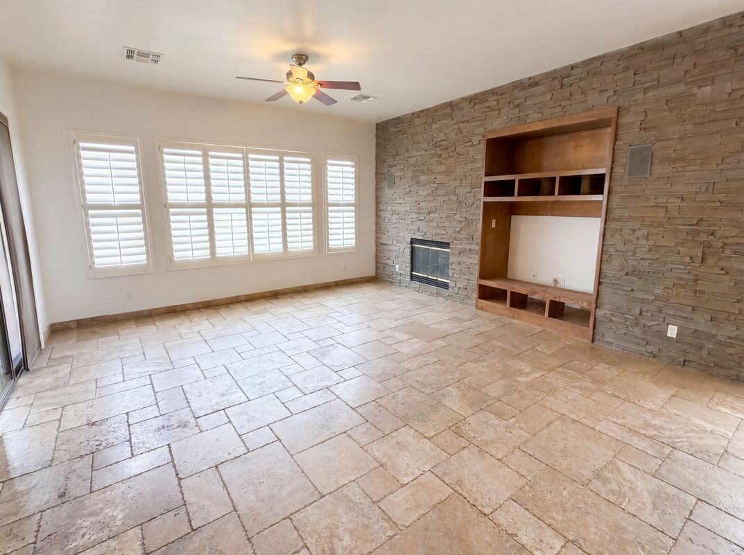 Property photo 3 of 40003 N Majesty Trl