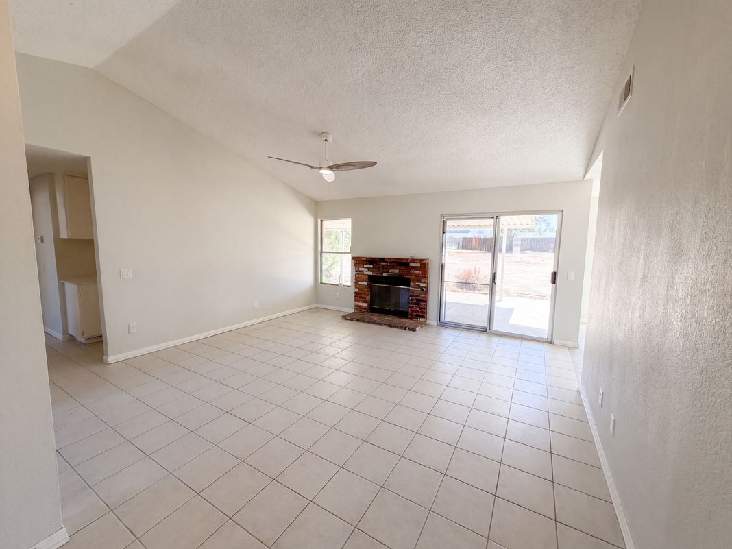 Property photo 3 of 13561 Glacier Cir