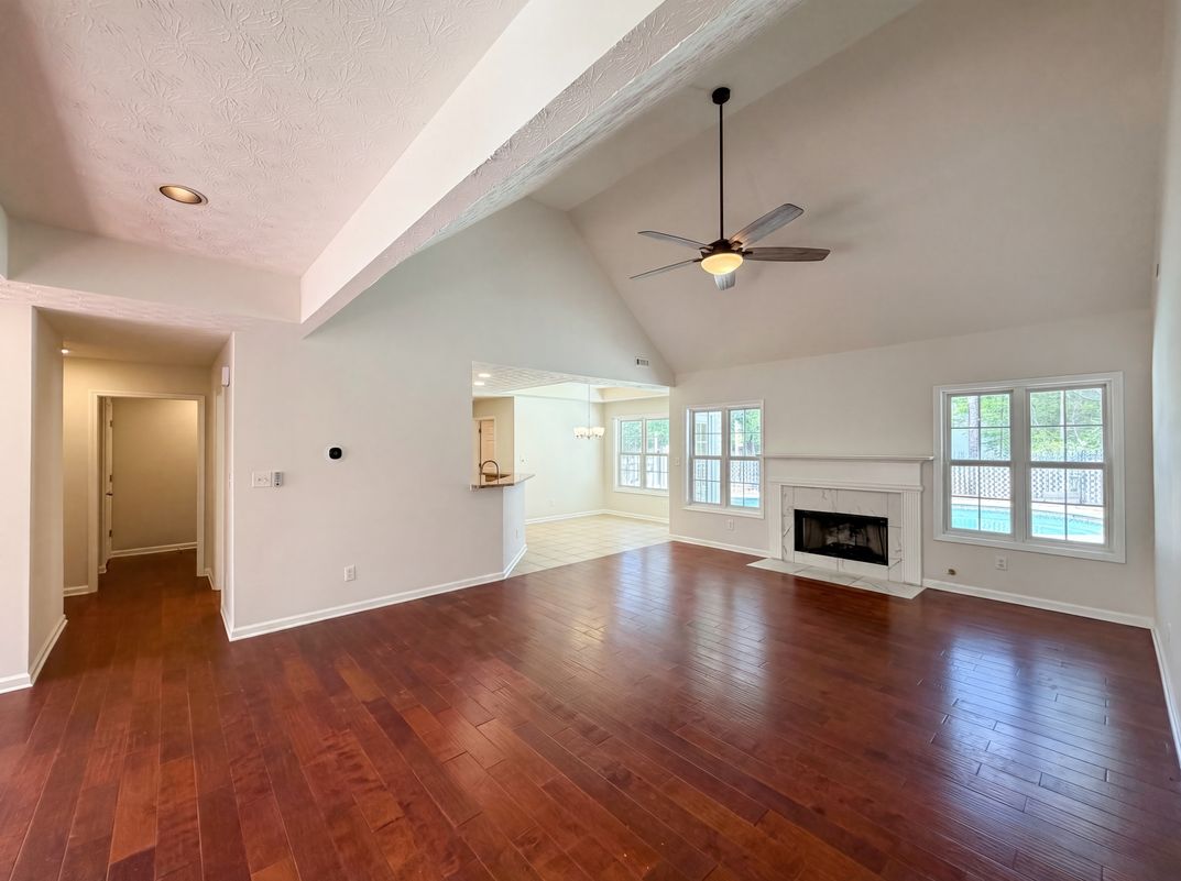 Property photo 3 of 335 Hunters Gln