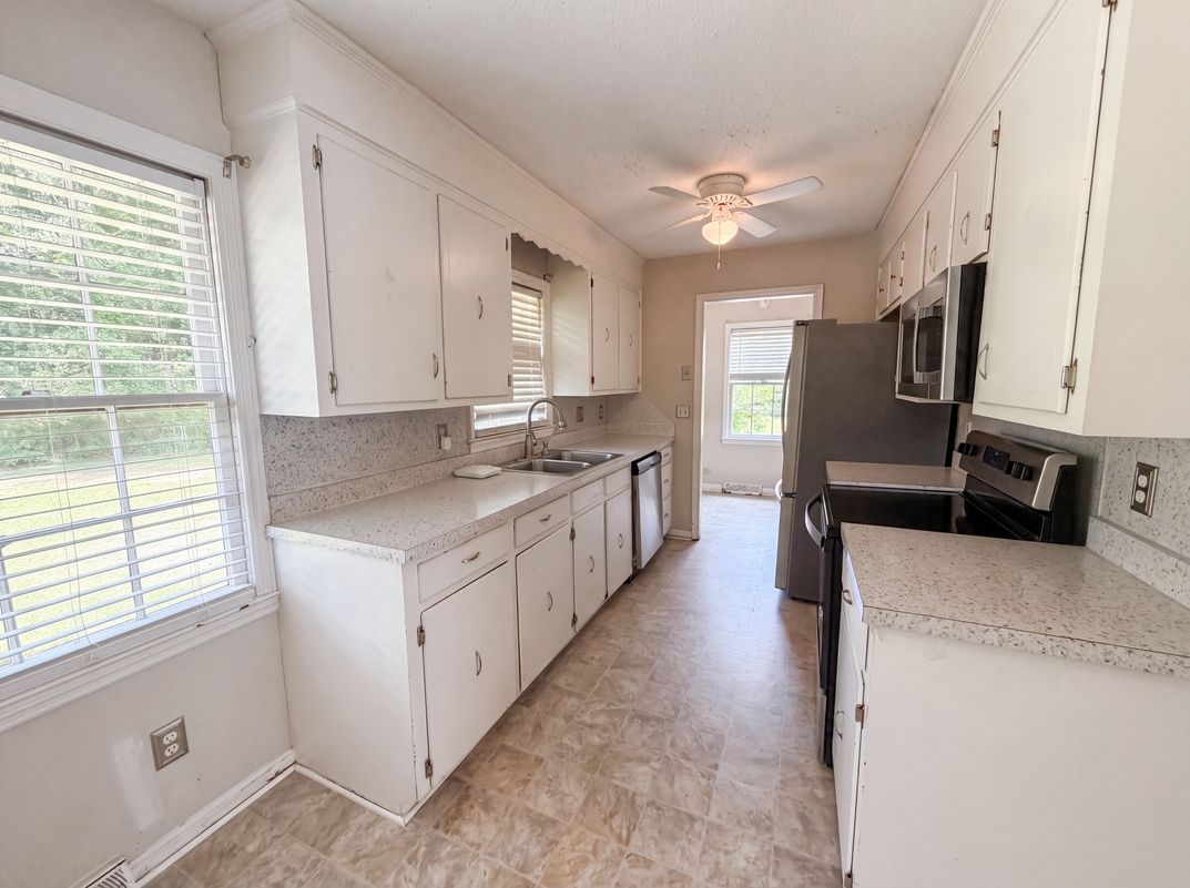 Property photo 2 of 5 Cyprus Ct