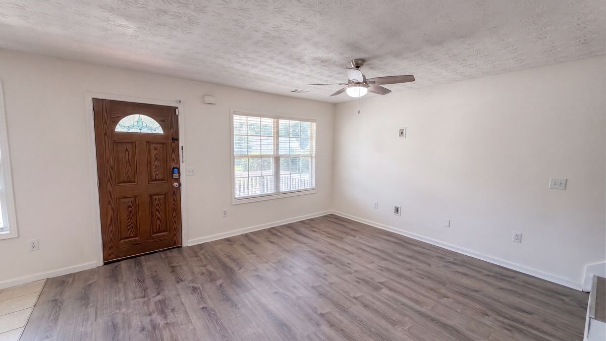Property photo 3 of 125 Sampson Ct