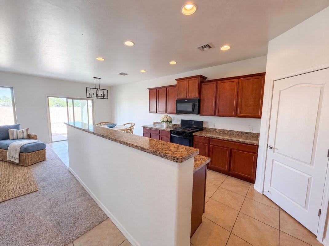 Property photo 2 of 6295 S Crane Dr