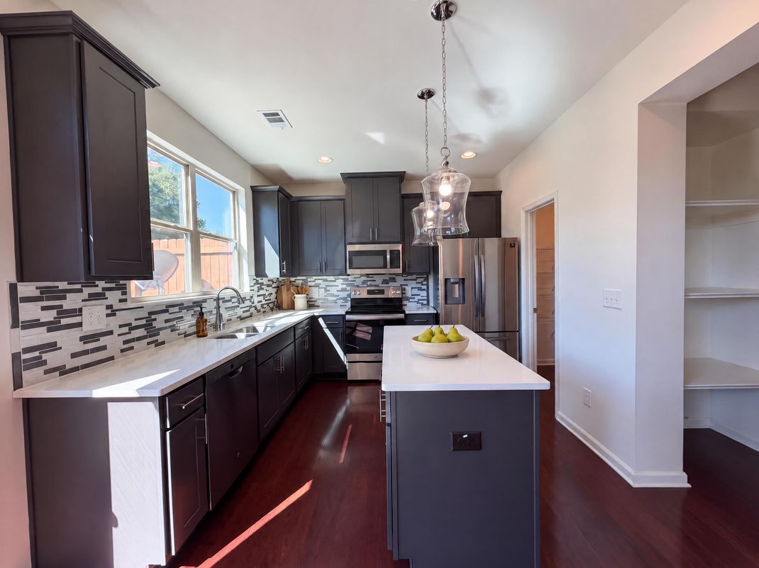 Property photo 3 of 5536 Fairhaven Pl