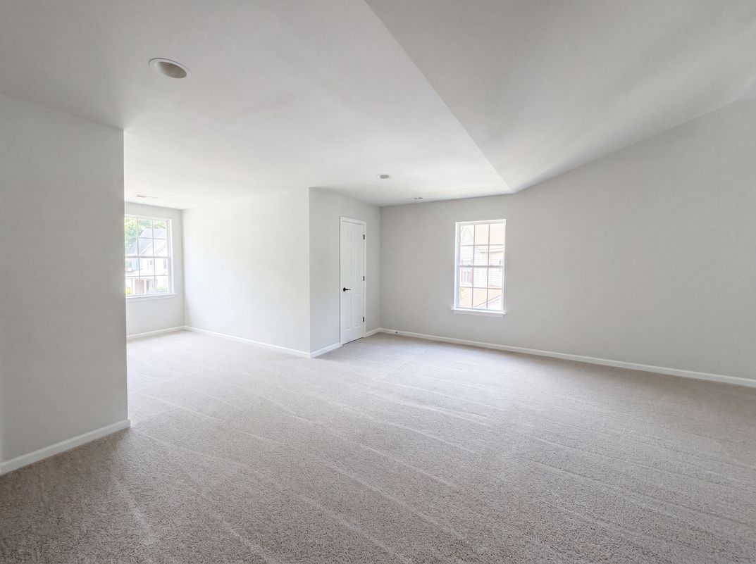 Photo 12 of 23 of 4024 Fifendrum Ln, Charlotte, NC