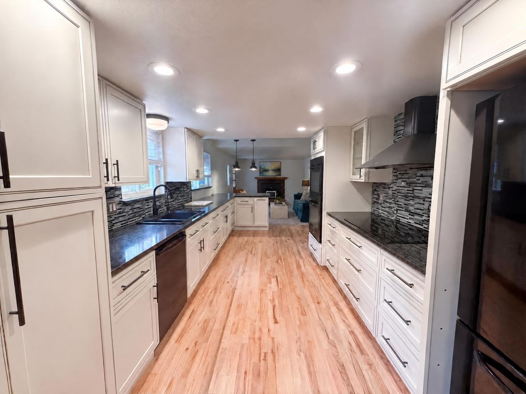 Property photo 2 of 9301 Raleigh Ct