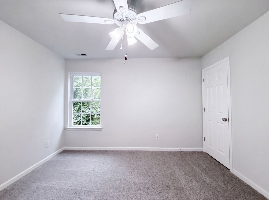 Photo 11 of 18 of 127 Edgington St, Mooresville, NC