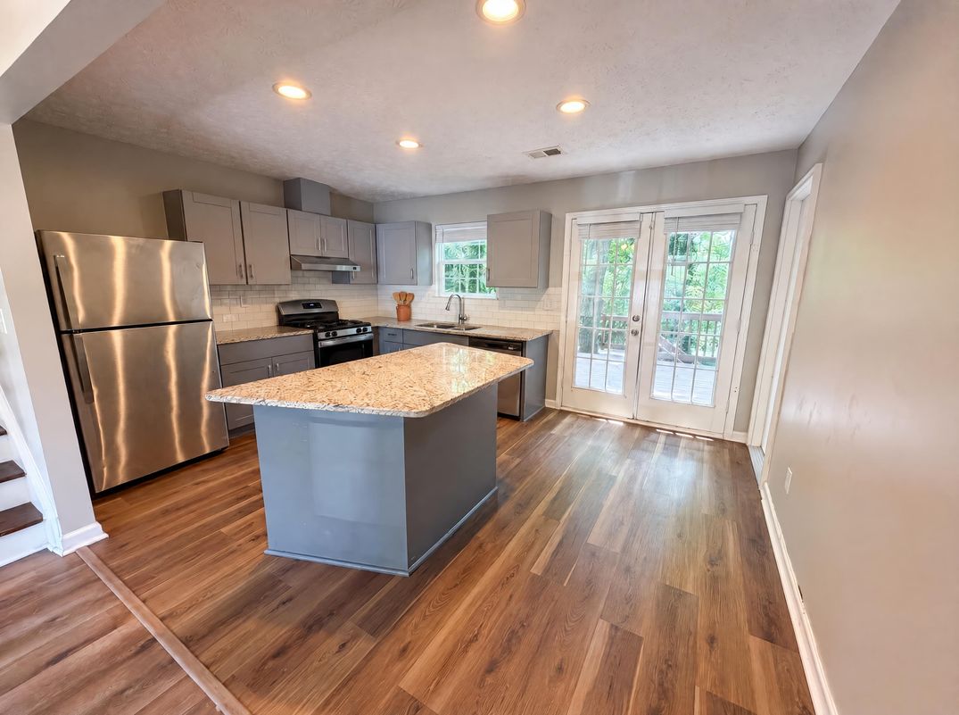 Property photo 2 of 5067 Redan Rd