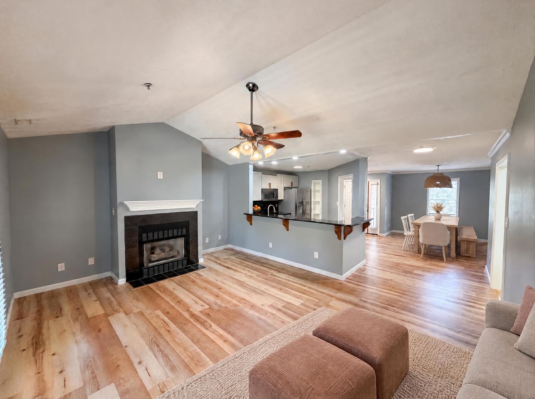 Property photo 3 of 392 Bubble Creek Ct Unit 9