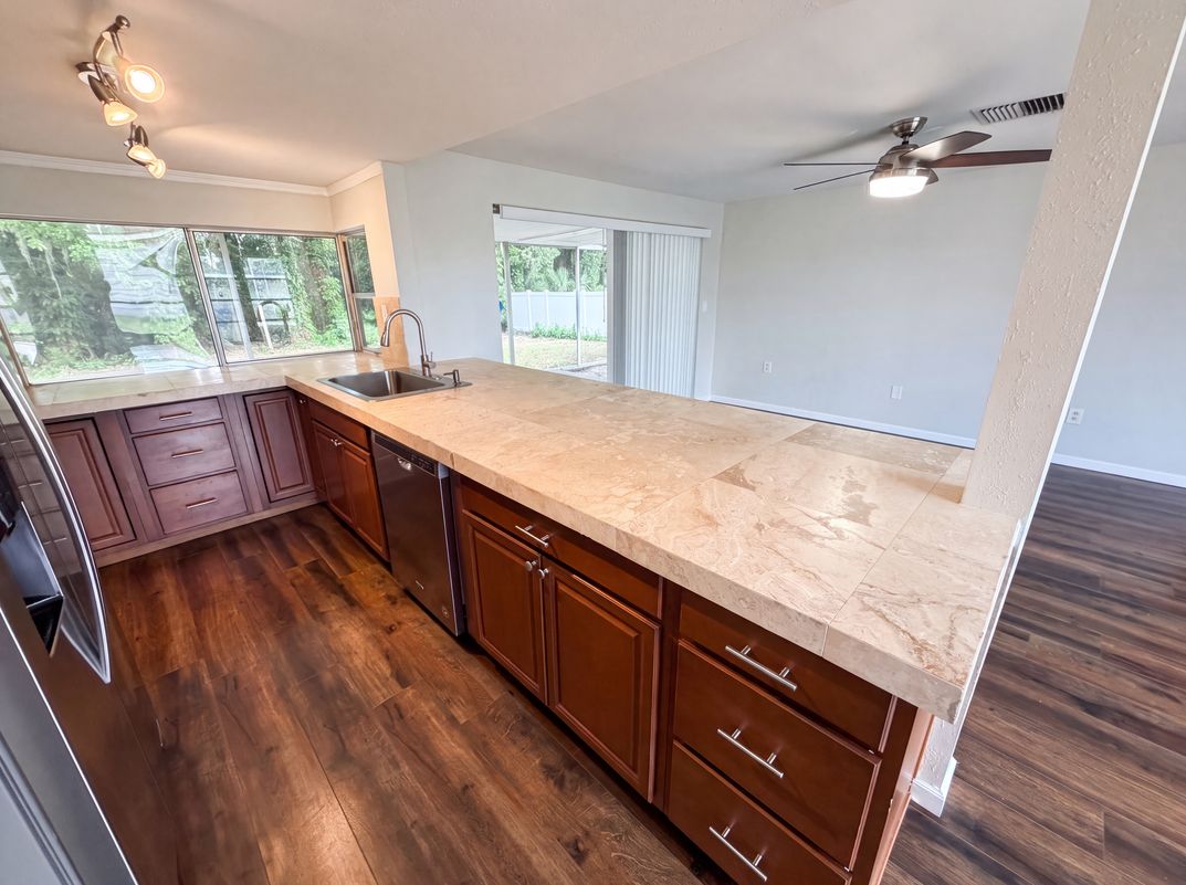 Photo 10 of 28 of 3400 Bainbridge Dr, Holiday, FL