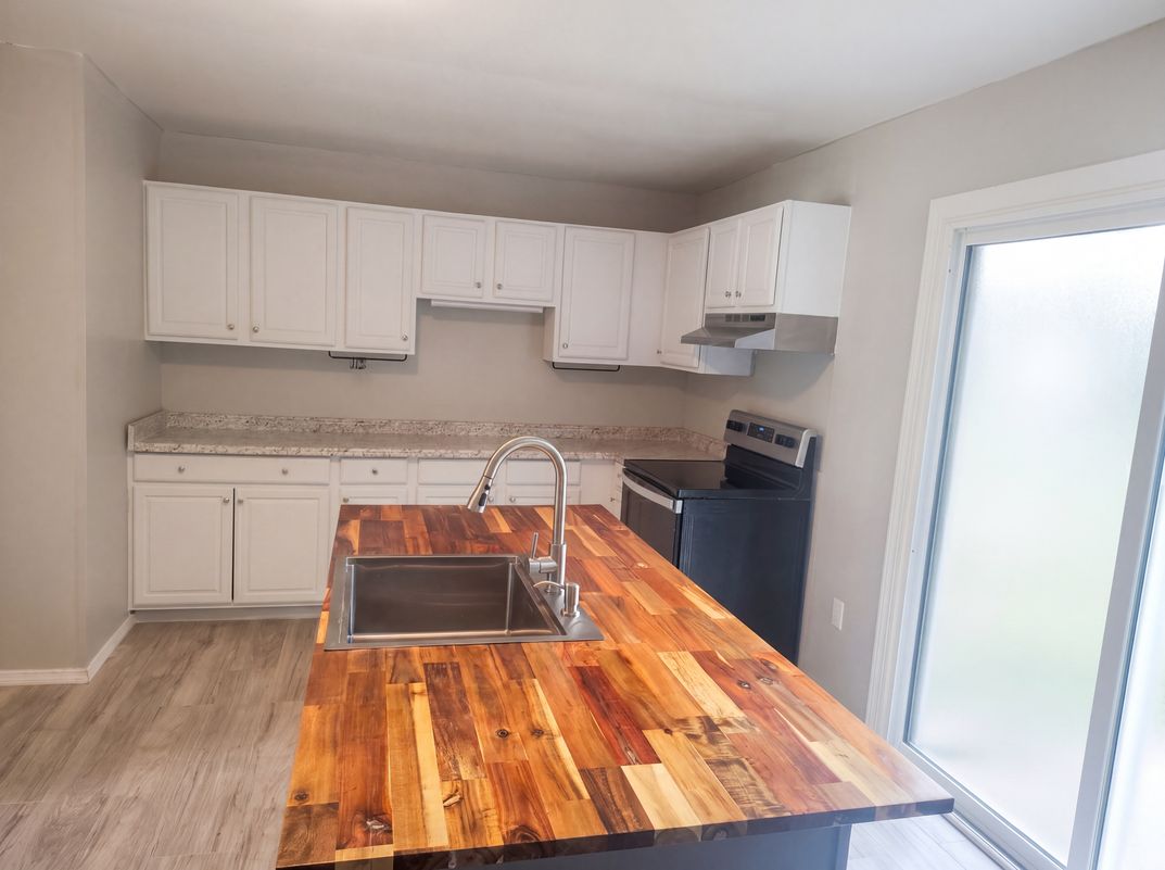 Property photo 2 of 2065 Cannon Bridge Rd