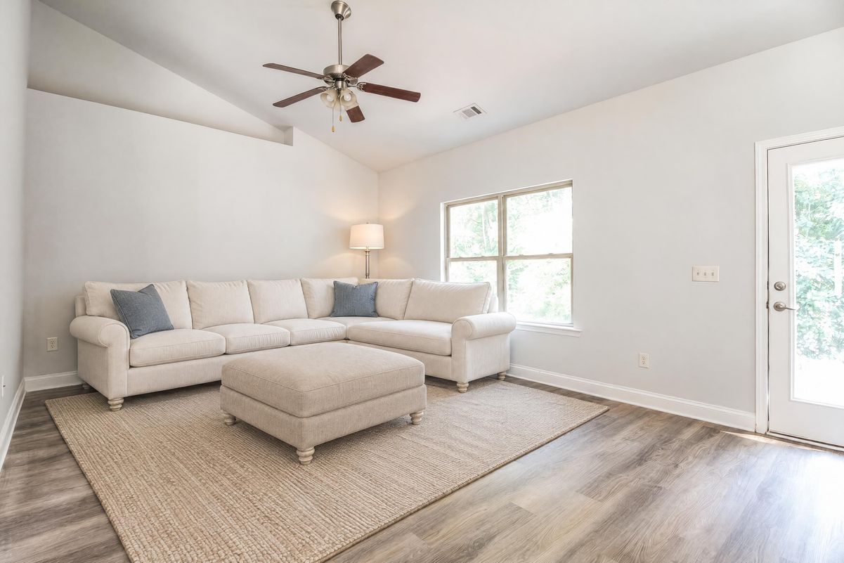 Property photo 3 of 118 Winterwood Ct