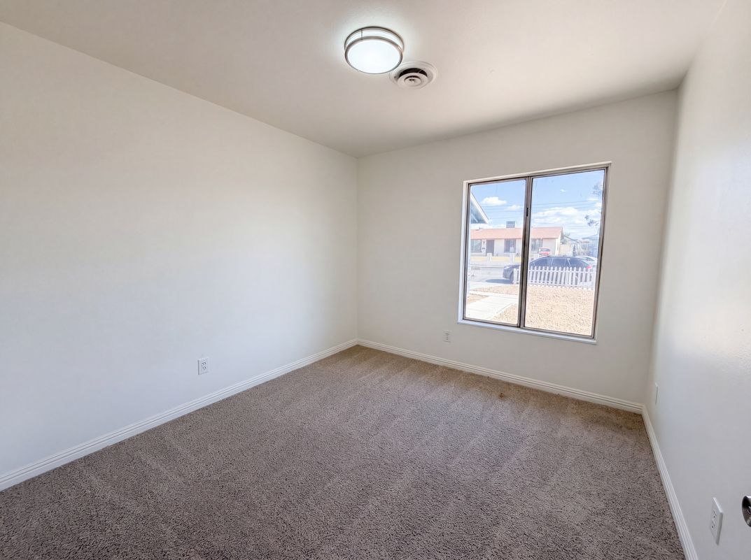 Photo 11 of 44 of 4018 Shady Oak Dr, Las Vegas, NV