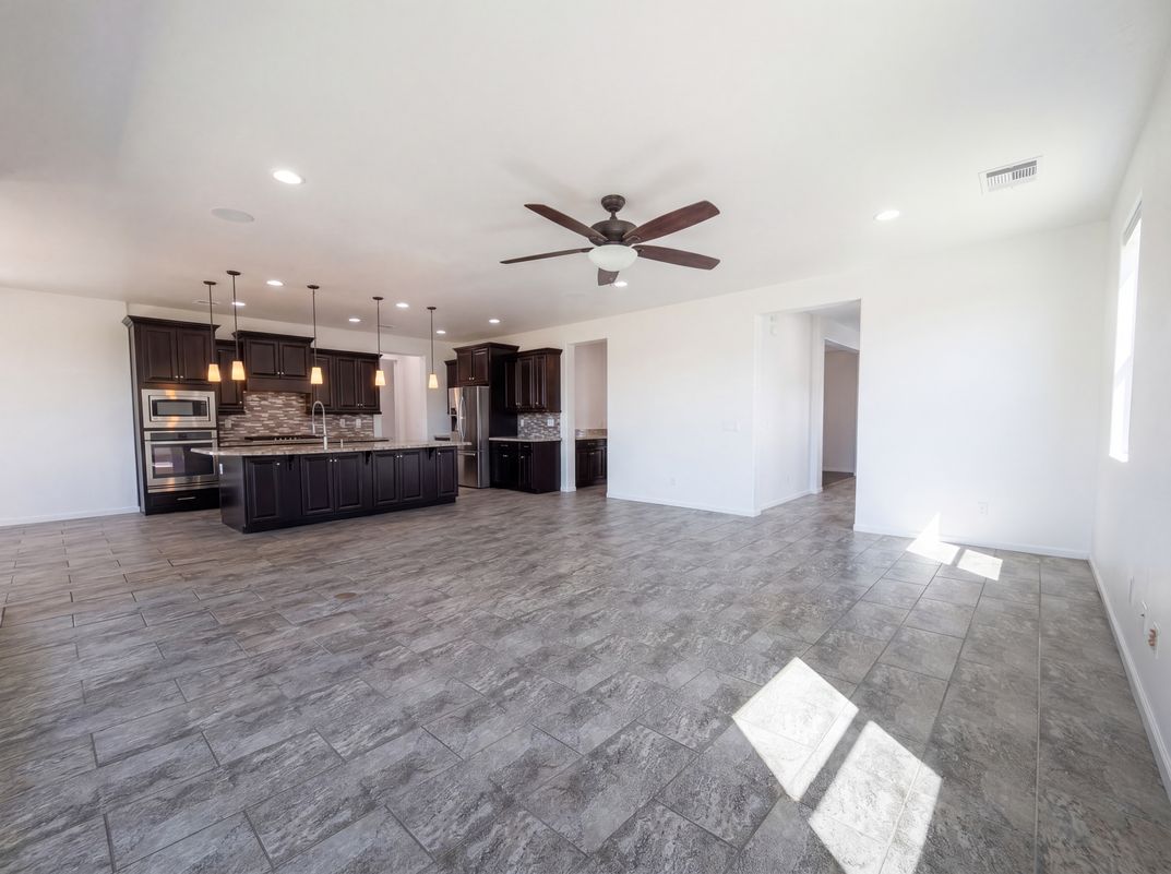 Property photo 3 of 5064 N 148th Ave