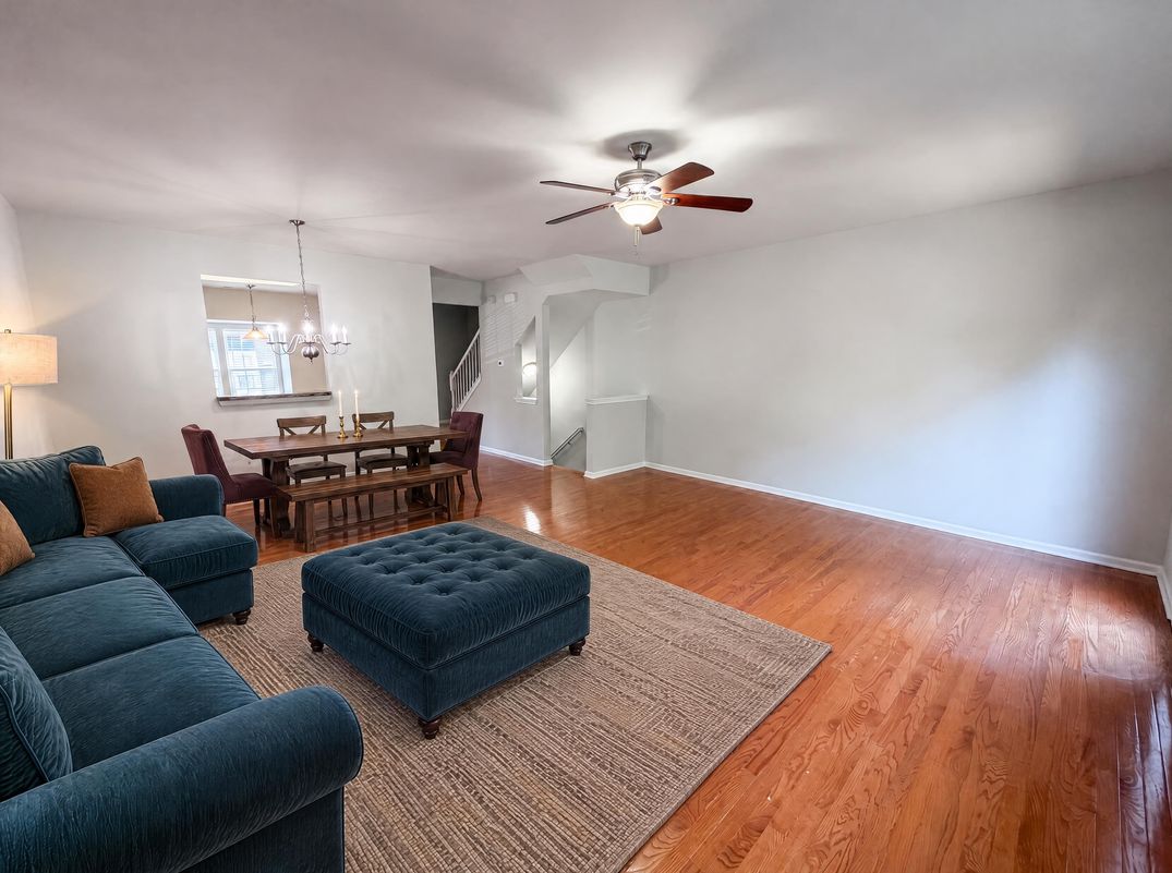 Property photo 3 of 104 Sylvan Oak Way