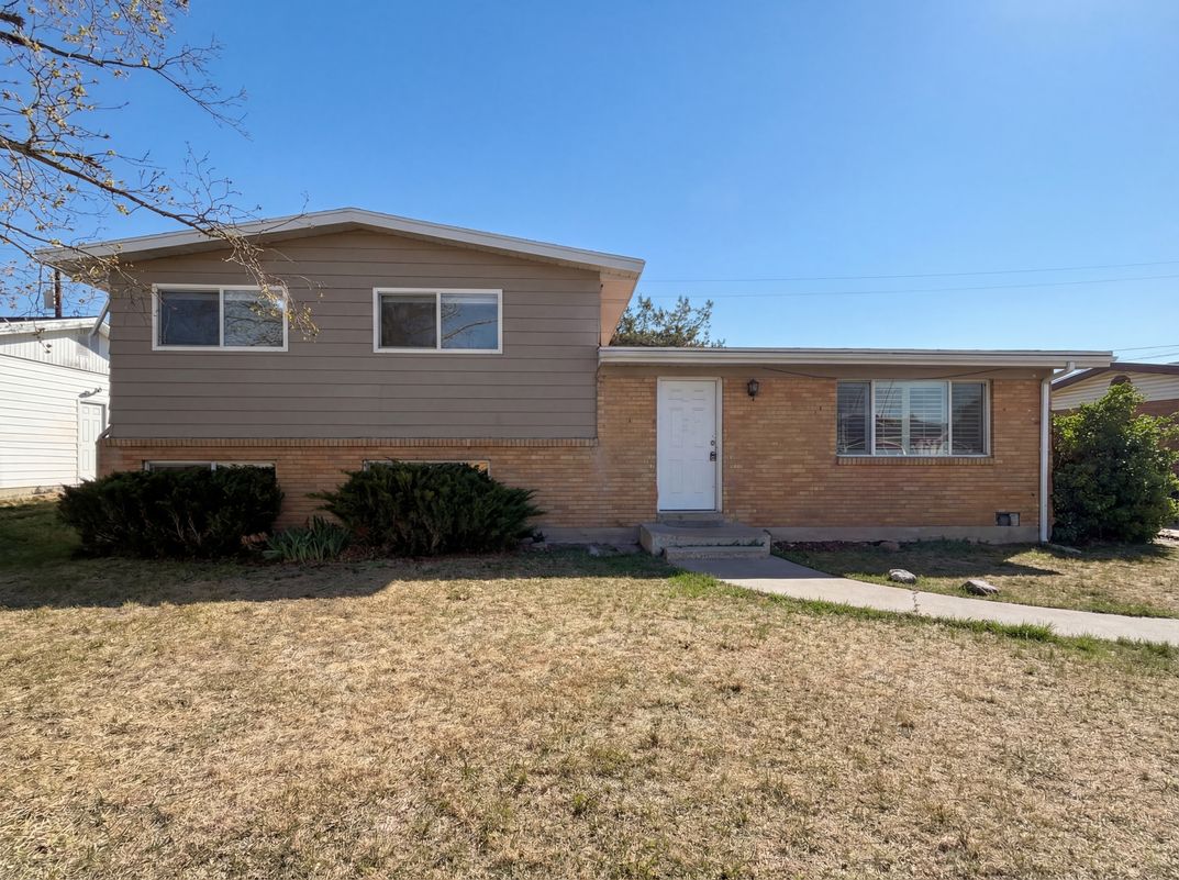 Property photo 1 of 67 S 470 E