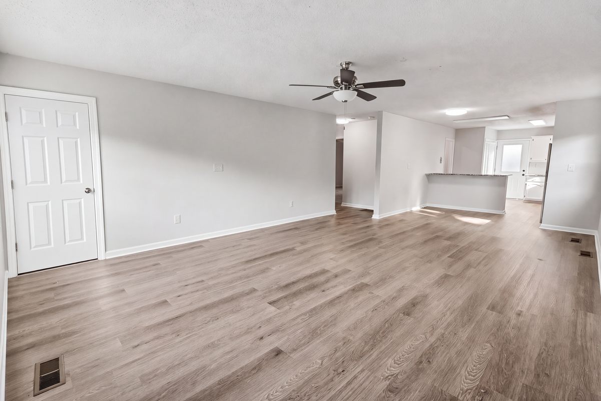 Property photo 3 of 1724 Burgin Ave