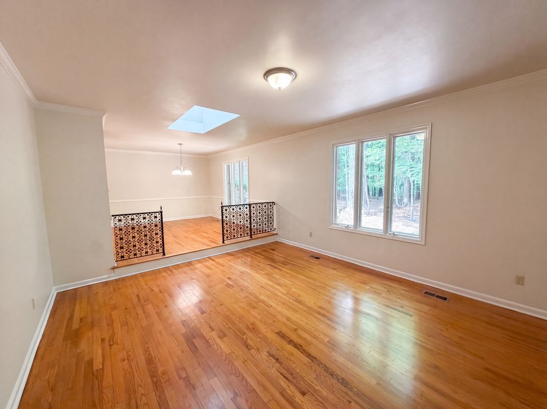 Property photo 3 of 204 Boulder Bluff Trl