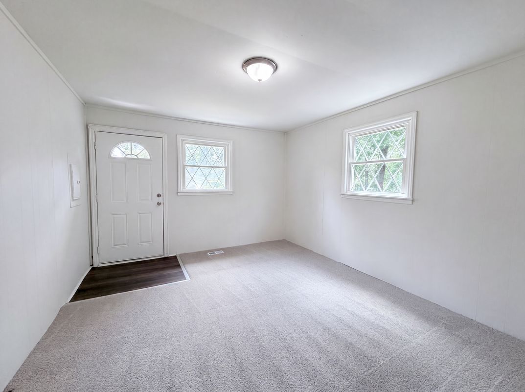 Property photo 3 of 313 Black St