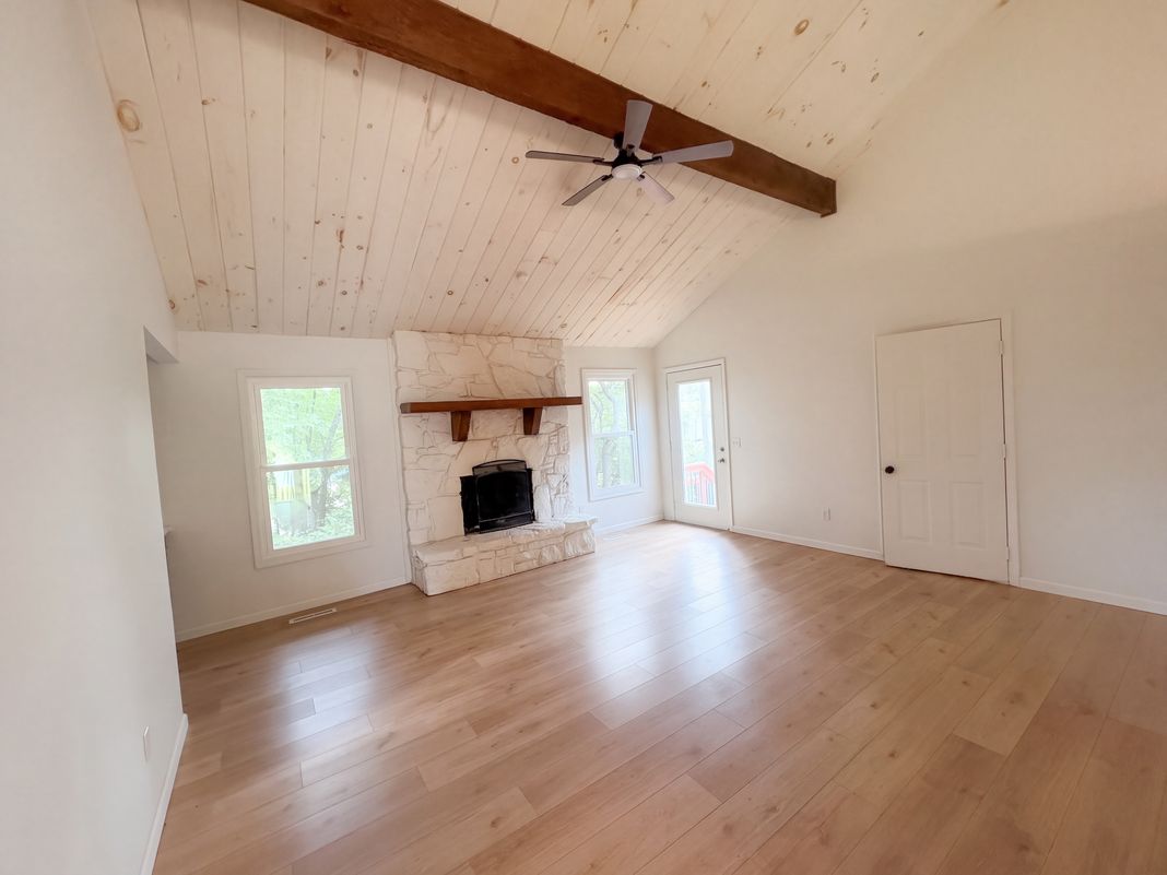 Property photo 3 of 2179 E Barcelona Pl