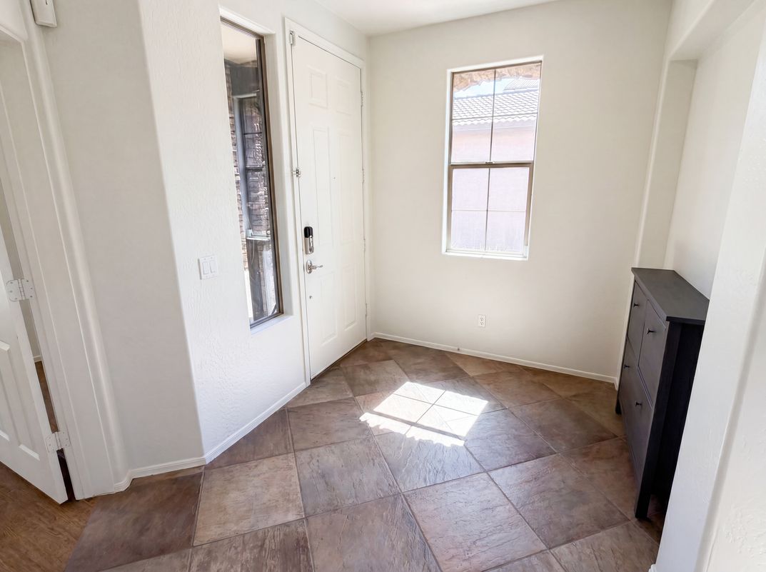 Photo 8 of 40 of 2513 W Florentine Rd, Phoenix, AZ