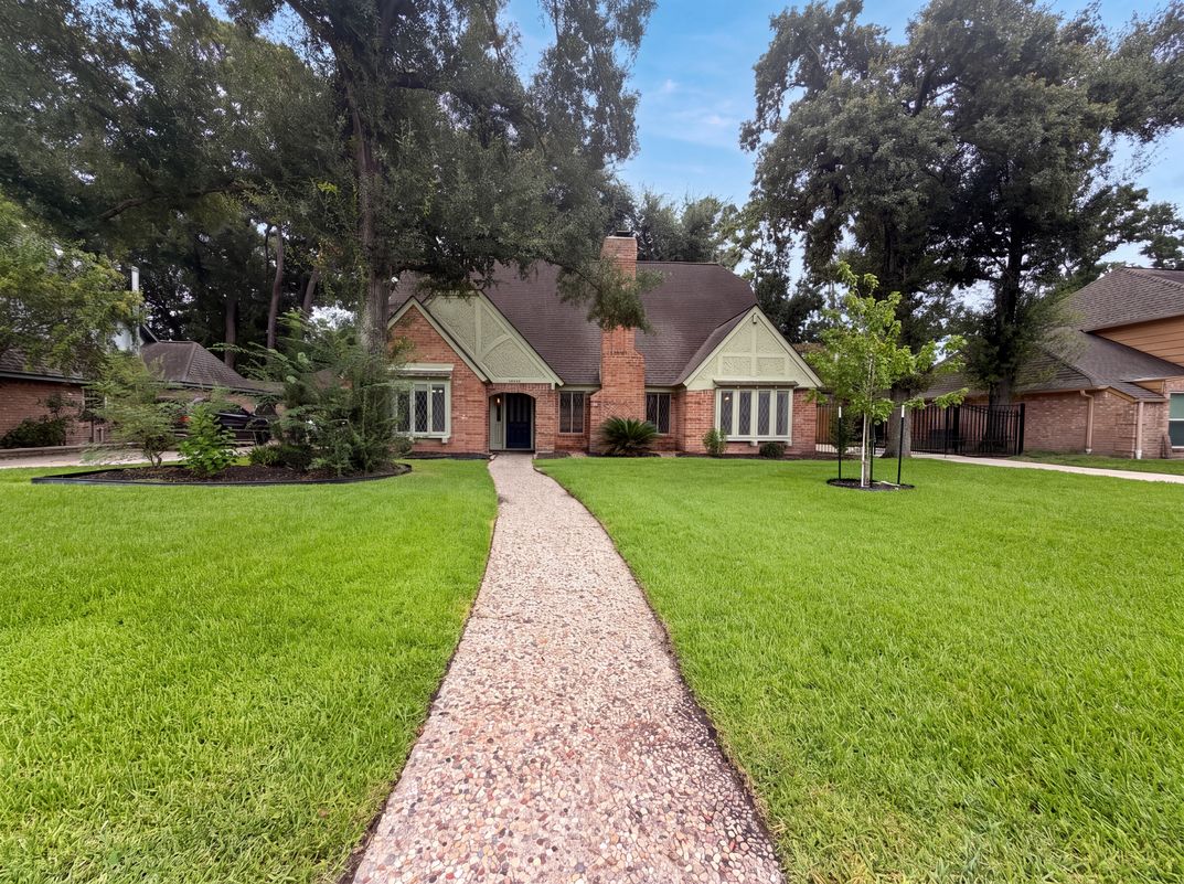 Property photo 1 of 5615 Spanish Oak Dr