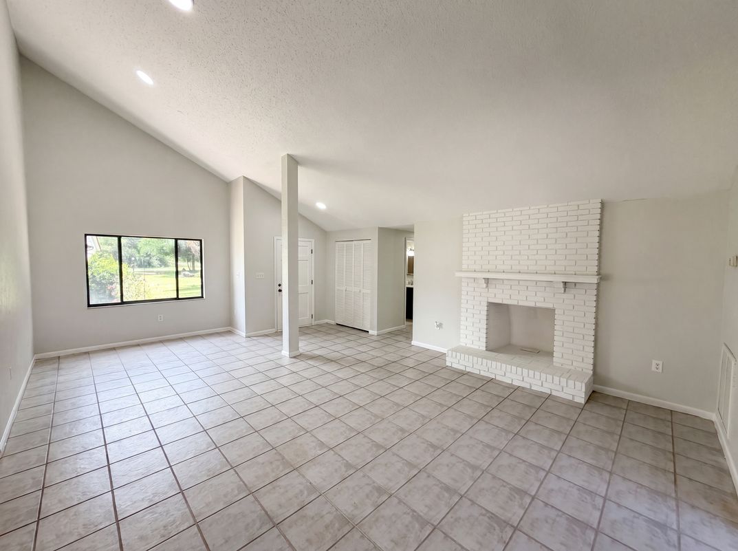 Property photo 3 of 8 Bumelia Ct
