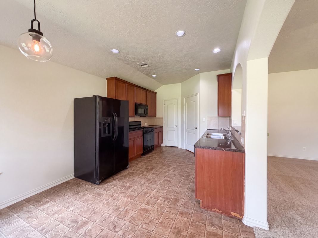 Property photo 2 of 7118 Sunrise Dr