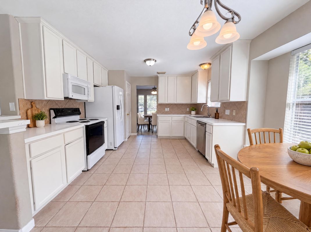 Property photo 2 of 12159 Hawthorne Dr