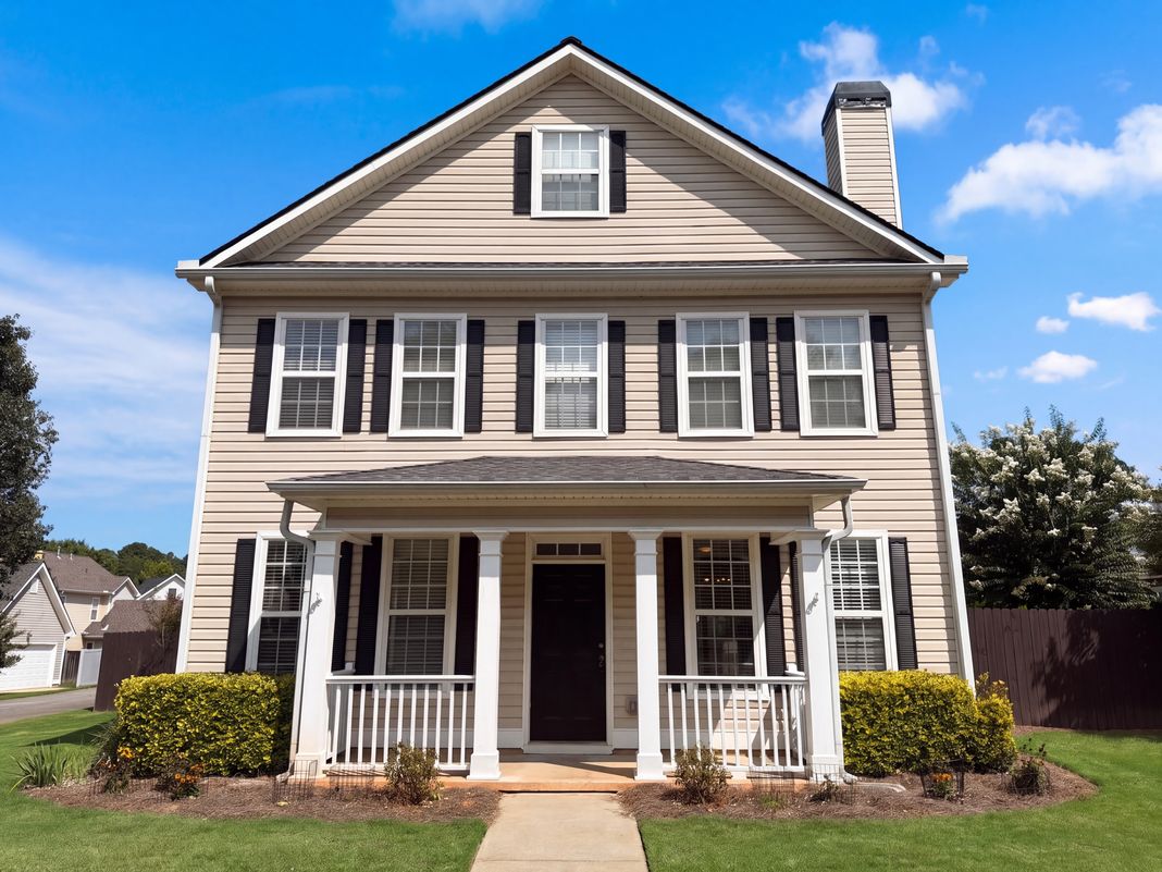 Property photo 1 of 12 Columns Way