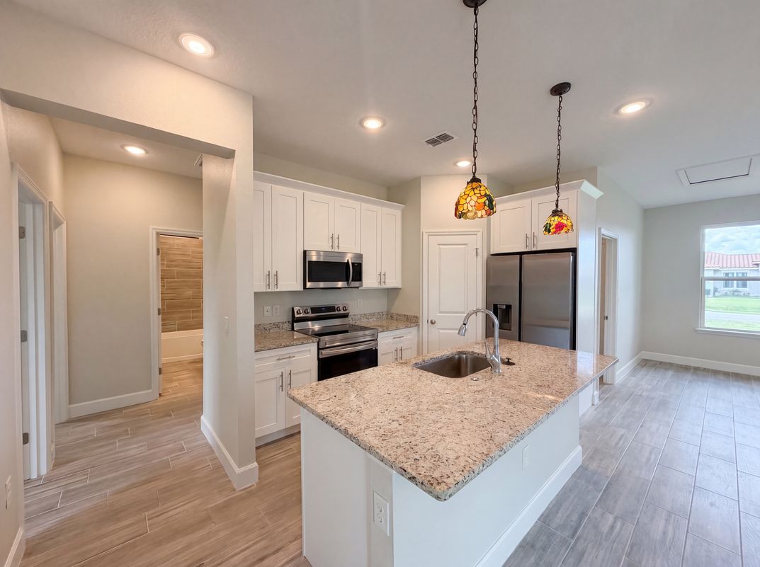 Property photo 2 of 446 Cinnamon Dr
