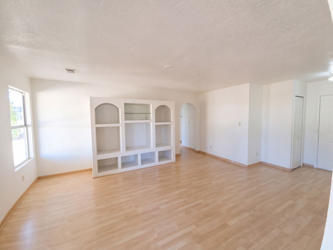 Property photo 3 of 1890 Raspberry Dr NE