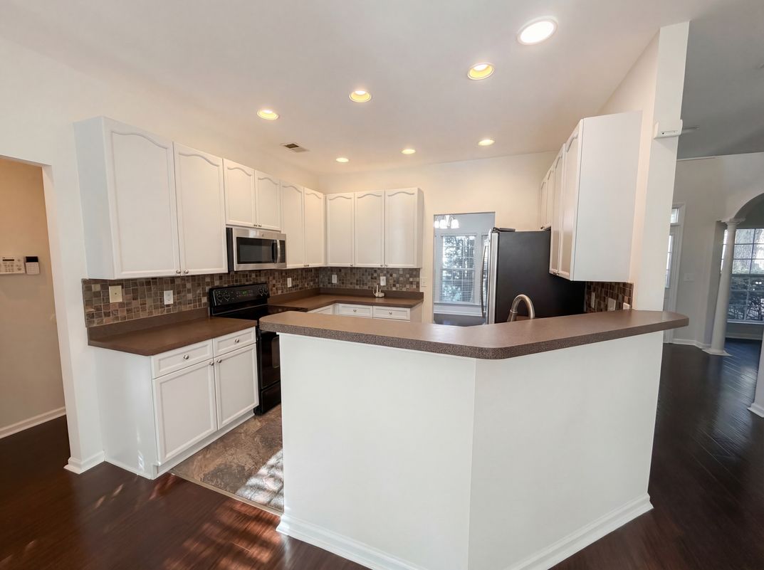 Property photo 2 of 8692 Hickory Creek Ct