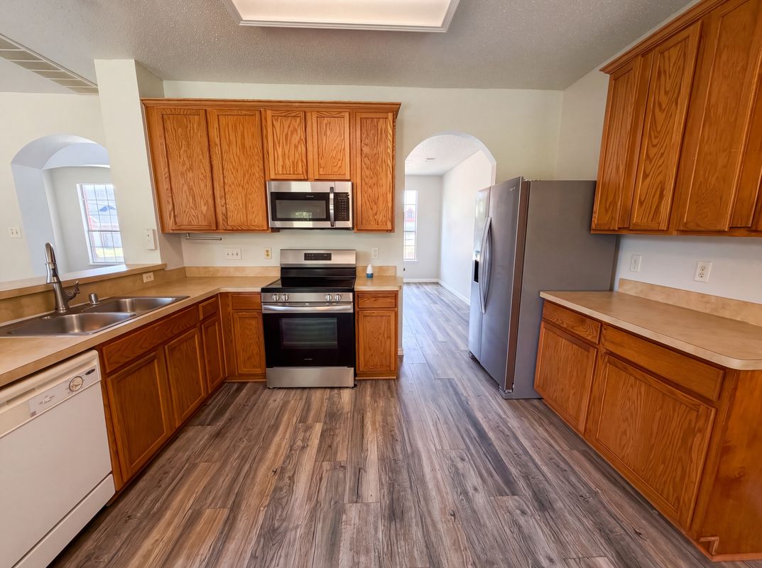 Property photo 2 of 448 N Waterford Oaks Dr
