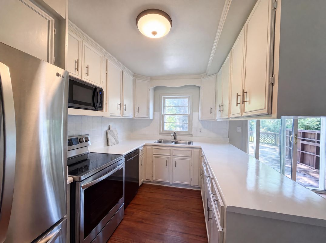 Property photo 2 of 11615 W 68th St