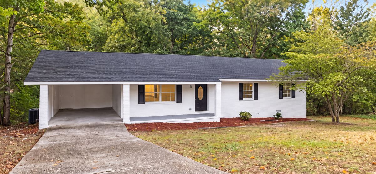 Property photo 1 of 643 Akins Rd