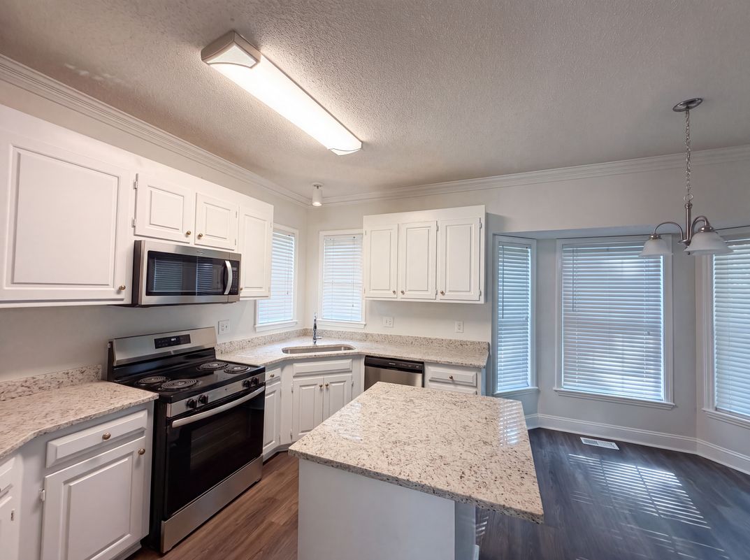 Property photo 2 of 6113 Remington Lake Dr