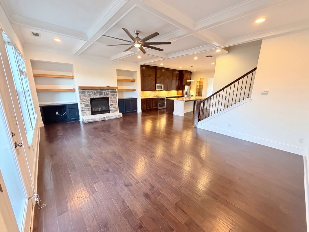 Property photo 3 of 2256 Royal Vineyard Ln SE
