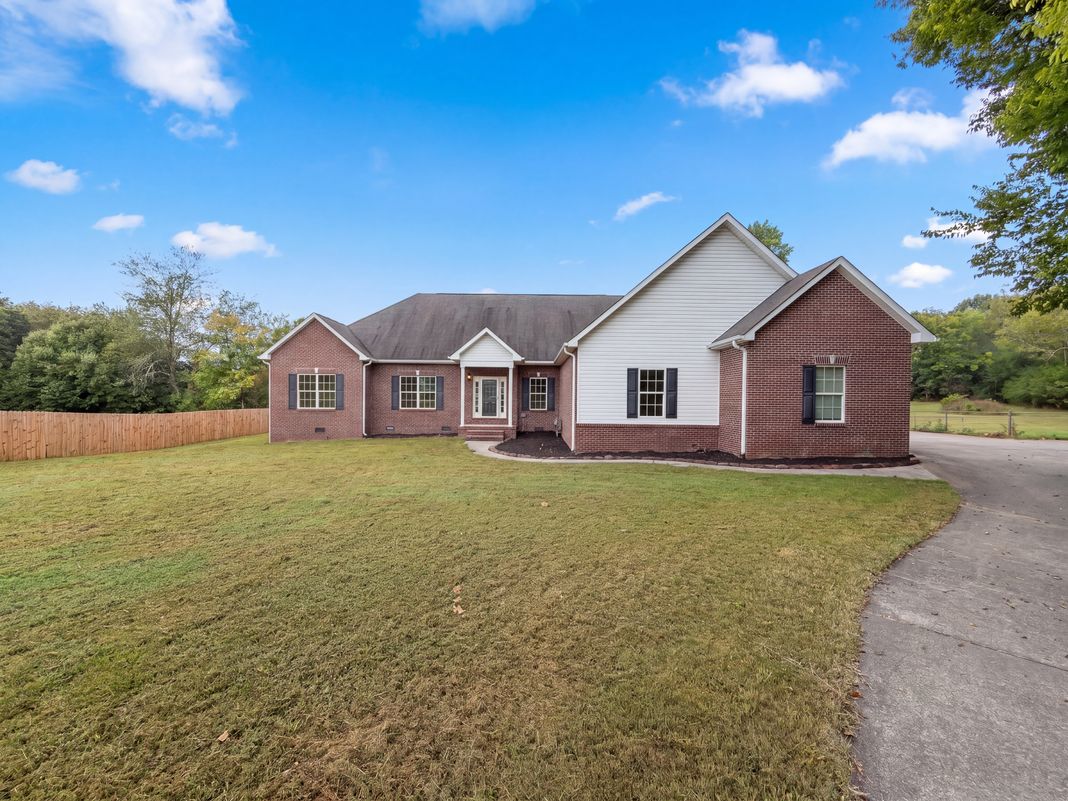 Property photo 1 of 2433 Misty Ridge Dr