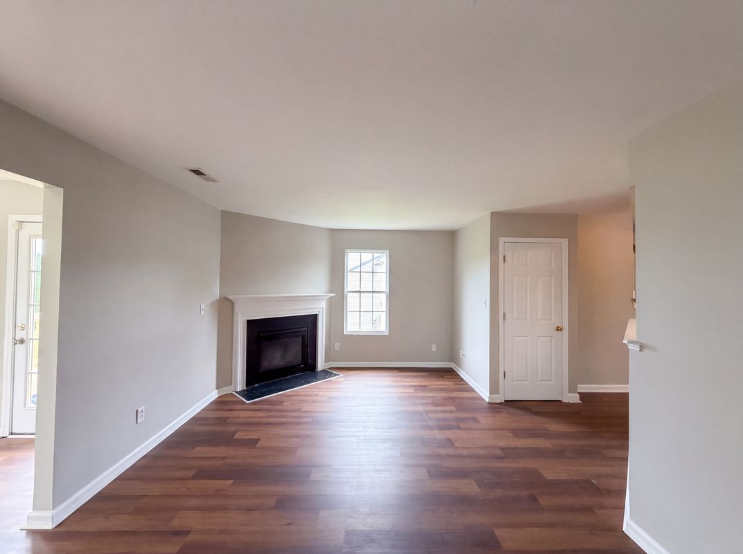 Property photo 3 of 112 Rockbridge Ct